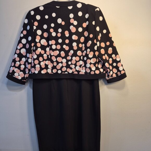 Laura outfit. Black and white sleevlees dress with open front blazer - Picture 2 of 7